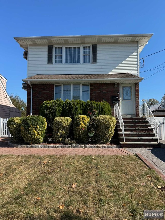 Photo 1 of 133 Mill Street, Elmwood Park, New Jersey, $2,400, Web #: 324033905