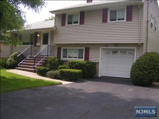 3819 Paterson Street, Fair Lawn, New Jersey - 3 Bedrooms  
2 Bathrooms  
7 Rooms - 