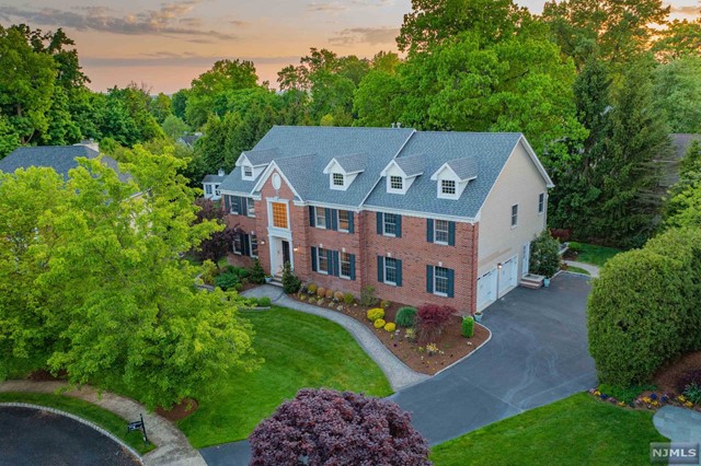 Property for Sale at 11 Briarcliff Court, Ramsey, New Jersey - Bedrooms: 5 
Bathrooms: 6 
Rooms: 10  - $1,495,000
