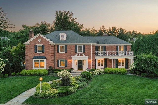 Property for Sale at 28 Greenview Way, Montclair, New Jersey - Bedrooms: 6 
Bathrooms: 7 
Rooms: 16  - $3,000,000