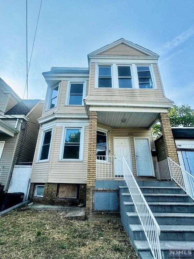 473 20th Street, Irvington, New Jersey - 6 Bedrooms  
2 Bathrooms  
12 Rooms - 