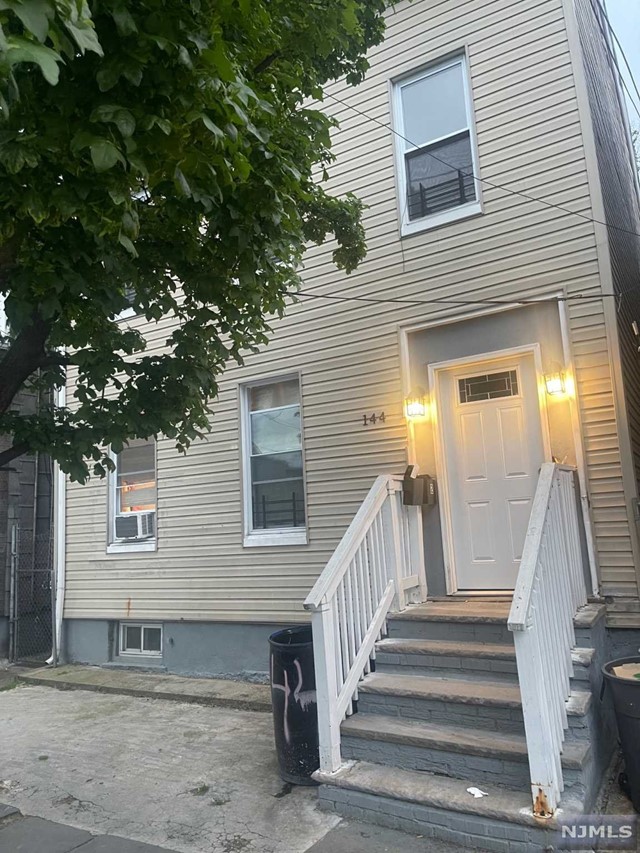 144 16th Avenue, Paterson, New Jersey - 4 Bedrooms  
2 Bathrooms  
8 Rooms - 