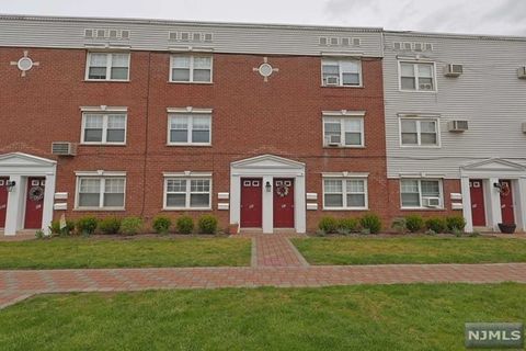 126 Hastings Avenue Unit A, Rutherford, NJ 07070 - MLS#: 24008128