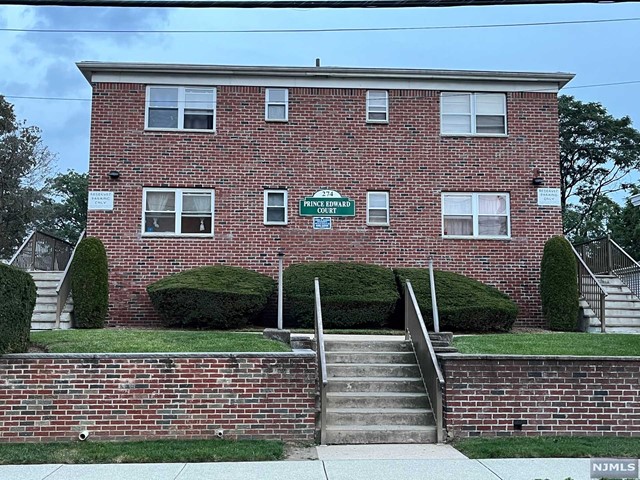 274 Park Street 16, Hackensack, New Jersey - 1 Bedrooms  
1 Bathrooms  
2 Rooms - 