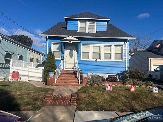 9 Avenue B 2, Lodi, New Jersey - 2 Bedrooms  
1 Bathrooms  
3 Rooms - 