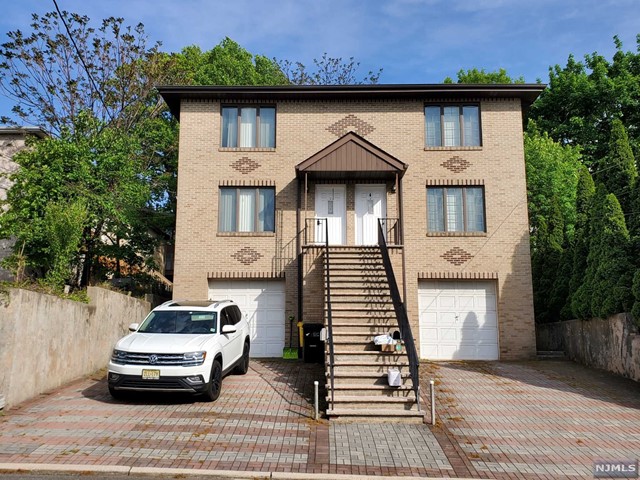 Property for Sale at 470 Roff Avenue A, Palisades Park, New Jersey - Bedrooms: 3 
Bathrooms: 3 
Rooms: 6  - $3,400