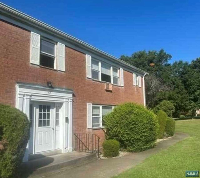 12 Rustic Circle C, Montvale, New Jersey - 1 Bedrooms  
1 Bathrooms  
3 Rooms - 