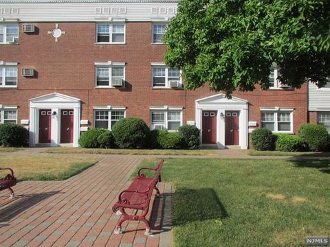 84 Hastings Avenue Unit A, Rutherford, NJ 07070 - MLS#: 24020325