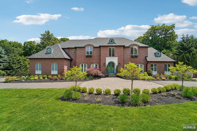 Property for Sale at 21 Great Hall Road, Mahwah, New Jersey - Bedrooms: 5 
Bathrooms: 5.5 
Rooms: 12  - $2,500,000