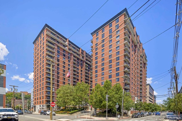 700 1st Street 14H, Hoboken, New Jersey - 2 Bedrooms  
2 Bathrooms - 