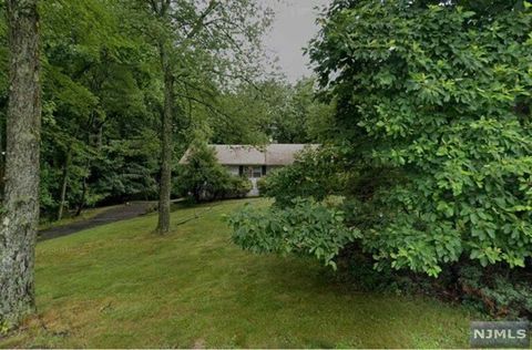 165 Hickory Lane, Closter, NJ 07624 - MLS#: 24028099