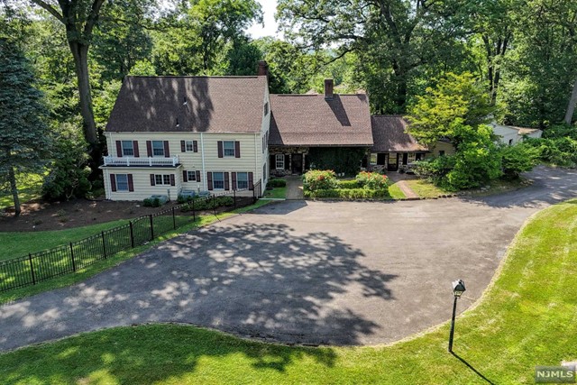 Property for Sale at 66 Thunderhead Place, Mahwah, New Jersey - Bedrooms: 7 
Bathrooms: 10 
Rooms: 17  - $2,100,000