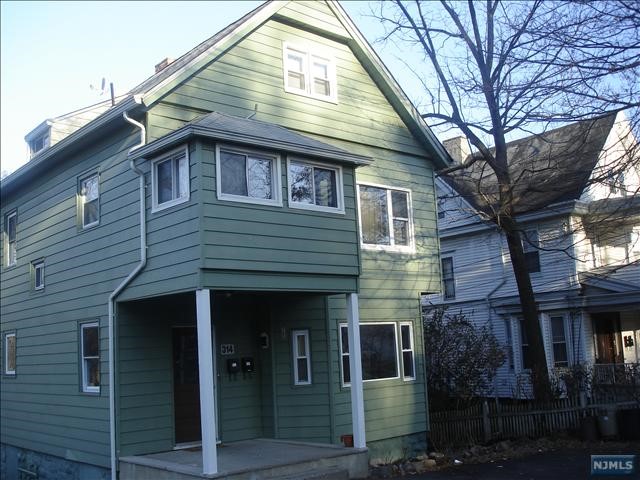 Rental Property at 314 Grand Avenue 2nd Floor, Leonia, New Jersey - Bedrooms: 3 
Bathrooms: 2 
Rooms: 7  - $3,200 MO.