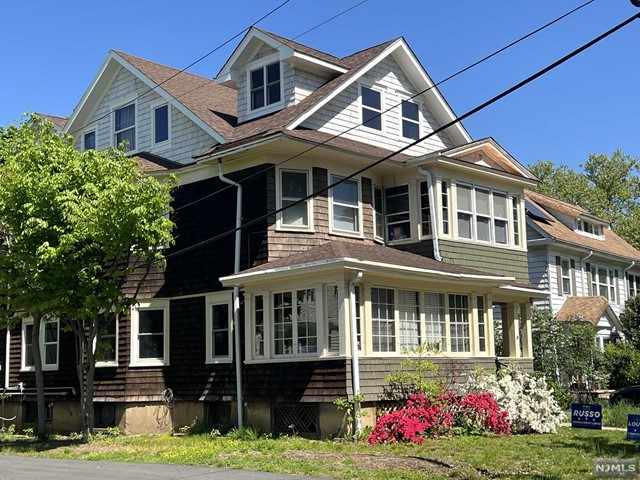 Rental Property at 56 Walnut Crescent, Montclair, New Jersey - Bedrooms: 2 
Bathrooms: 1 
Rooms: 7  - $3,550 MO.