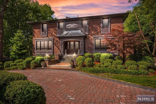 Photo 1 of 241 Lyncrest Road, Englewood Cliffs, New Jersey, $2,575,000, Web #: 324019884