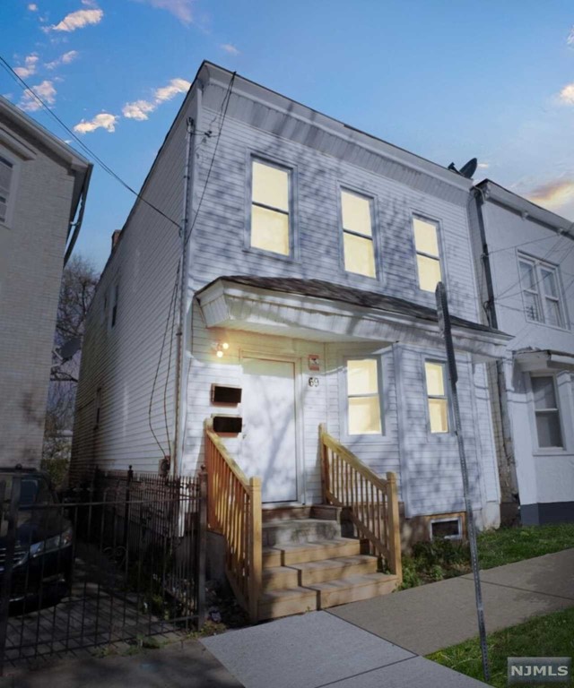 Rental Property at 69 Sunset Avenue 1, Newark, New Jersey - Bedrooms: 2 
Bathrooms: 1 
Rooms: 4  - $1,800 MO.