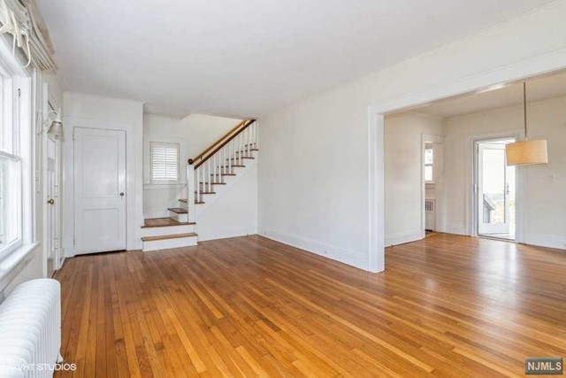 Rental Property at 596 Upper Mountain Avenue, Montclair, New Jersey - Bedrooms: 3 
Bathrooms: 2 
Rooms: 6  - $4,000 MO.