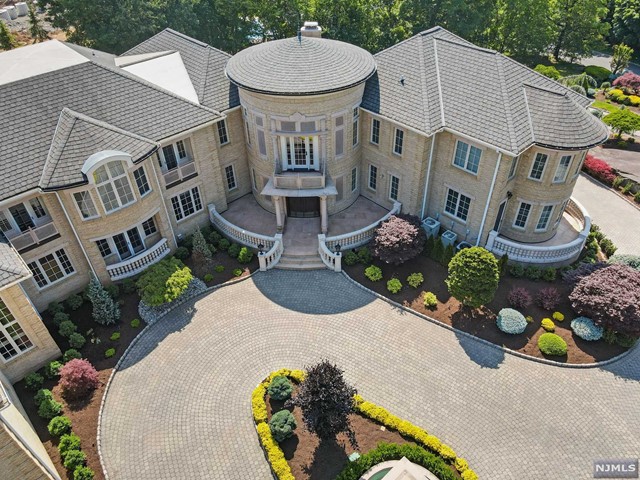 10 Hill Court, Cresskill, New Jersey - 7 Bedrooms  9 Bathrooms  15 Rooms - 