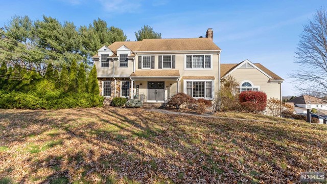 10 Eugene Circle, Lincoln Park Borough, New Jersey - 5 Bedrooms  
3 Bathrooms  
9 Rooms - 