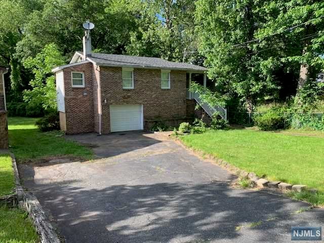 Property for Sale at 82 North Road, Wayne, New Jersey - Bedrooms: 3 
Bathrooms: 1 
Rooms: 7  - $340,000