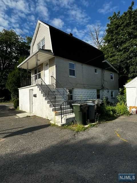 Rental Property at 46 Hickory Avenue, Bergenfield, New Jersey - Bedrooms: 3 
Bathrooms: 3 
Rooms: 9  - $4,000 MO.