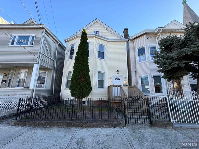 55 Jackson Street, Passaic, New Jersey - 6 Bedrooms  
2 Bathrooms  
11 Rooms - 