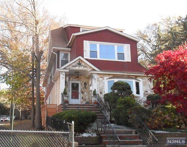 Rental Property at 216 Academy Street, South Orange Village, New Jersey - Bedrooms: 3 
Bathrooms: 1 
Rooms: 6  - $3,200 MO.