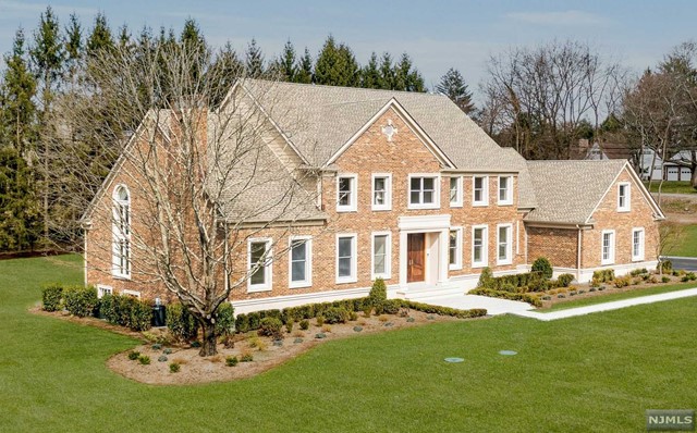 Property for Sale at 333 Mill Road, Saddle River, New Jersey - Bedrooms: 5 
Bathrooms: 6 
Rooms: 10  - $2,999,000