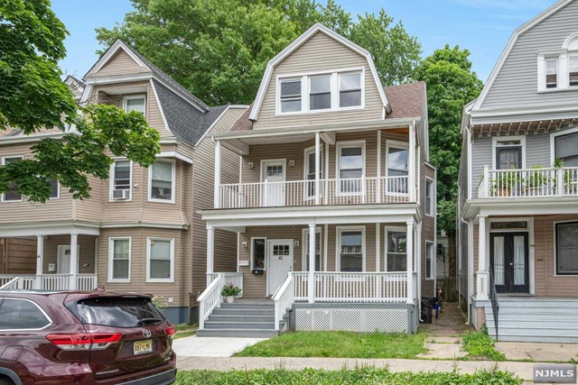 42 19th Street, East Orange, New Jersey - 8 Bedrooms  
3 Bathrooms  
13 Rooms - 