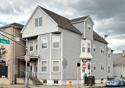 401 N Frank E Rodgers Boulevard 2, Harrison, New Jersey - 3 Bedrooms  
2 Bathrooms  
7 Rooms - 