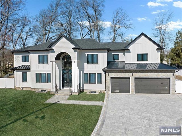 Property for Sale at 621 Mazur Avenue, Paramus, New Jersey - Bedrooms: 6 
Bathrooms: 6 
Rooms: 20  - $2,800,000