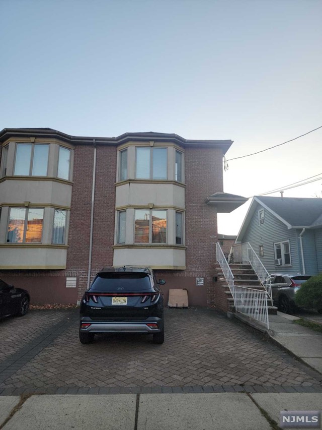 Rental Property at 230 E Ruby Avenue, Palisades Park, New Jersey - Bedrooms: 3 
Bathrooms: 4 
Rooms: 6  - $3,850 MO.