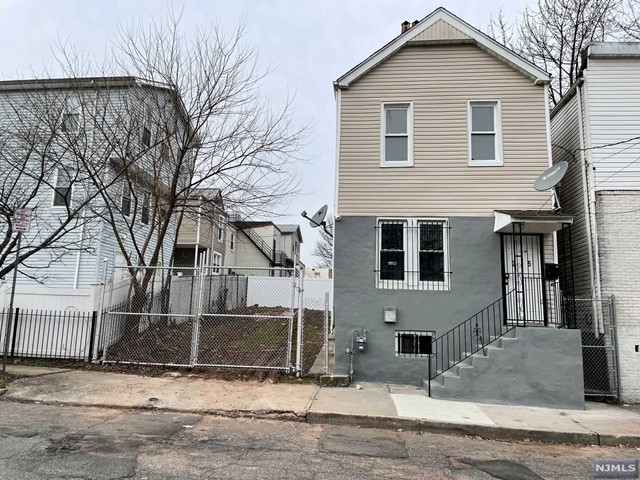 Rental Property at 25 Kipp Street, Newark, New Jersey - Bedrooms: 3 
Bathrooms: 2 
Rooms: 5  - $2,800 MO.