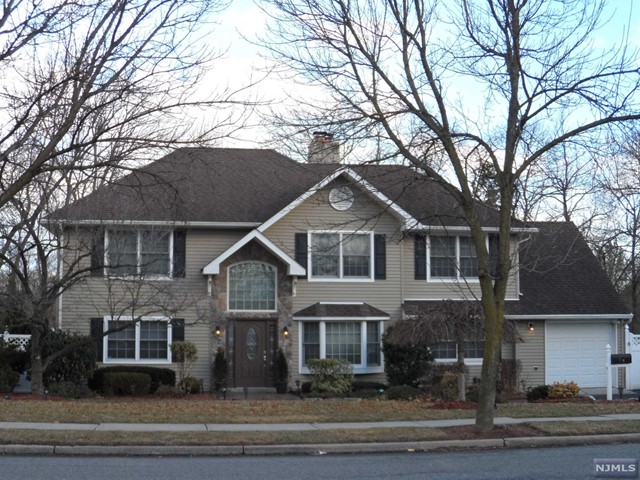 Rental Property at 64 Spring Valley Road, Paramus, New Jersey - Bedrooms: 5 
Bathrooms: 3 
Rooms: 9  - $5,500 MO.