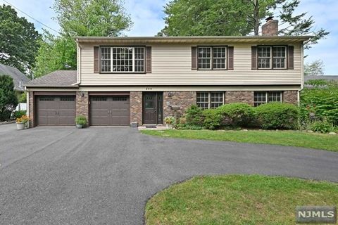 299 N Farview Avenue, Paramus, NJ 07652 - MLS#: 24028049