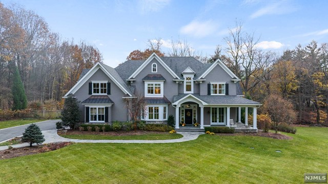 32 Ackerman Road, Saddle River, New Jersey - 4 Bedrooms  6.5 Bathrooms  10 Rooms - 