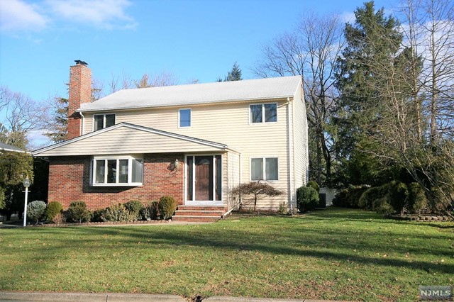 410 Highland Street, Cresskill, New Jersey - 4 Bedrooms  
2 Bathrooms  
8 Rooms - 