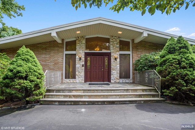 Property for Sale at 46 Overlook Road, Alpine, New Jersey - Bedrooms: 4 
Bathrooms: 4 
Rooms: 12  - $2,428,888