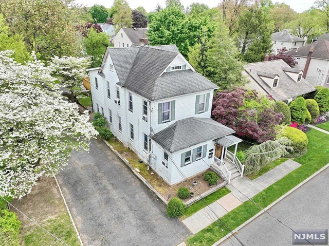 Property for Sale at 239 Prospect Avenue, New Milford, New Jersey - Bedrooms: 6 
Bathrooms: 2 
Rooms: 13  - $750,000
