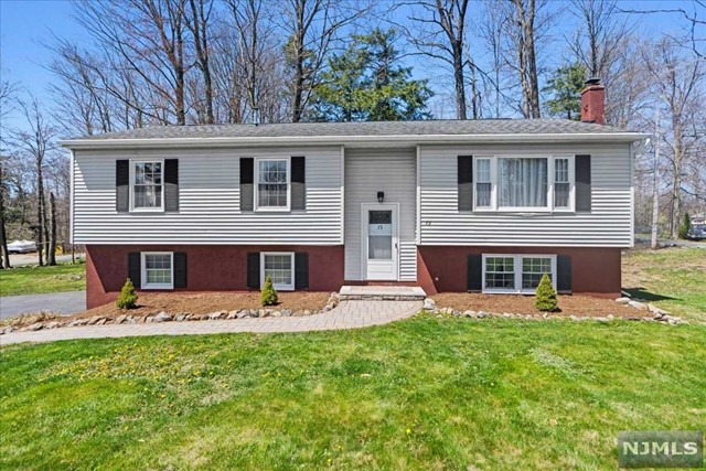 Property for Sale at 73 Wayside Road, West Milford, New Jersey - Bedrooms: 3 
Bathrooms: 2 
Rooms: 6  - $499,999