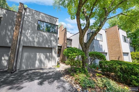 159 Pond Drive Unit 13D, Twp Of Washington, NJ 07676 - MLS#: 24023191