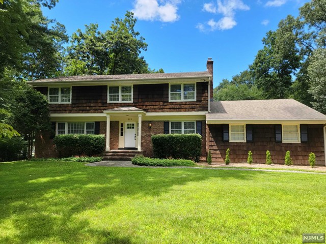 Rental Property at 232 Steves Lane, Franklin Lakes, New Jersey - Bedrooms: 4 
Bathrooms: 3 
Rooms: 9  - $5,500 MO.