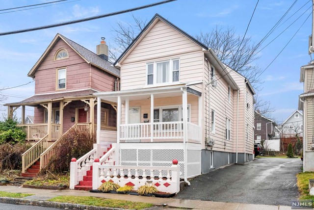 Property for Sale at 6 Dey Street, Montclair, New Jersey - Bedrooms: 4 
Bathrooms: 3 
Rooms: 9  - $575,000