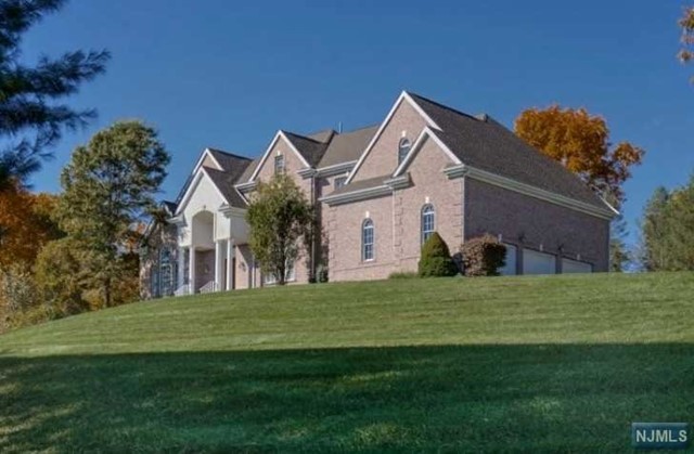 6 Trout Brook Court, Chester Twp, New Jersey - 5 Bedrooms  
5 Bathrooms  
13 Rooms - 