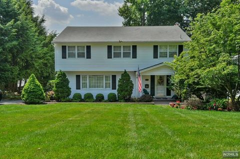 33 Buckingham Drive, Ramsey, NJ 07446 - #: 24019781