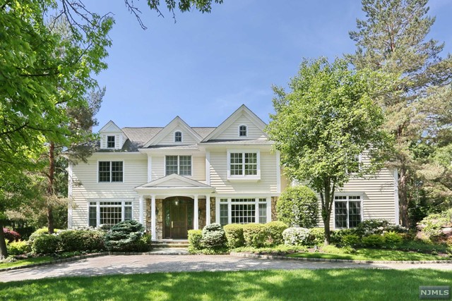 Photo 1 of 25 Old Farms Road, Woodcliff Lake, New Jersey, $2,599,000, Web #: 324019441