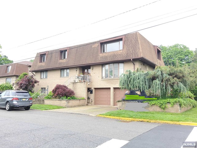Rental Property at 300 4th Street 2Fl, Palisades Park, New Jersey - Bedrooms: 3 
Bathrooms: 2 
Rooms: 7  - $3,700 MO.