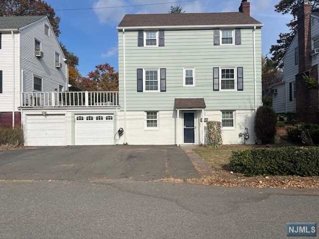 Rental Property at 12 Ramapo Terrace, Fair Lawn, New Jersey - Bedrooms: 3 
Bathrooms: 2 
Rooms: 9  - $3,800 MO.