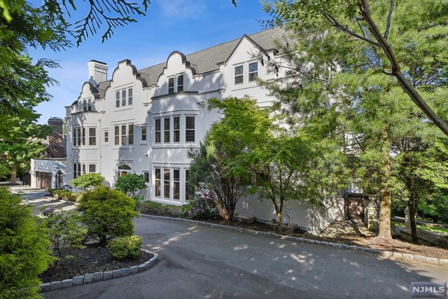 Photo 1 of 35 Afterglow Way, Montclair, New Jersey, $2,450,000, Web #: 324016517