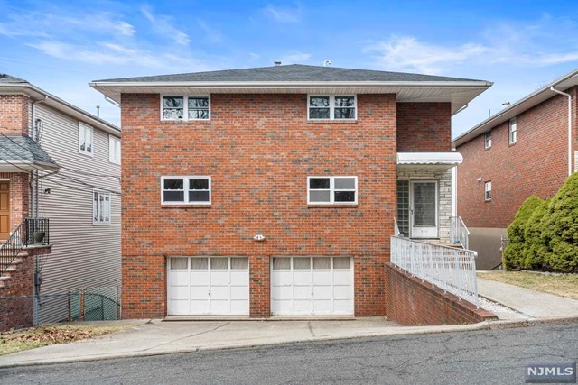 Rental Property at 465 5th Street 1, Palisades Park, New Jersey - Bedrooms: 4 
Bathrooms: 3 
Rooms: 9  - $4,295 MO.